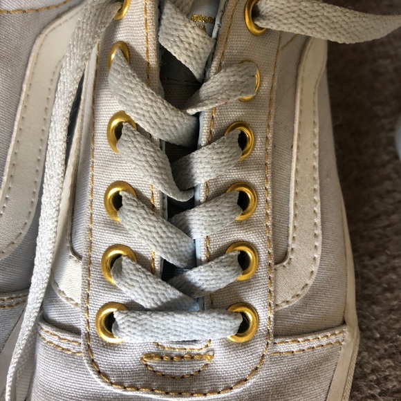 Vans - Picture 2 of 5